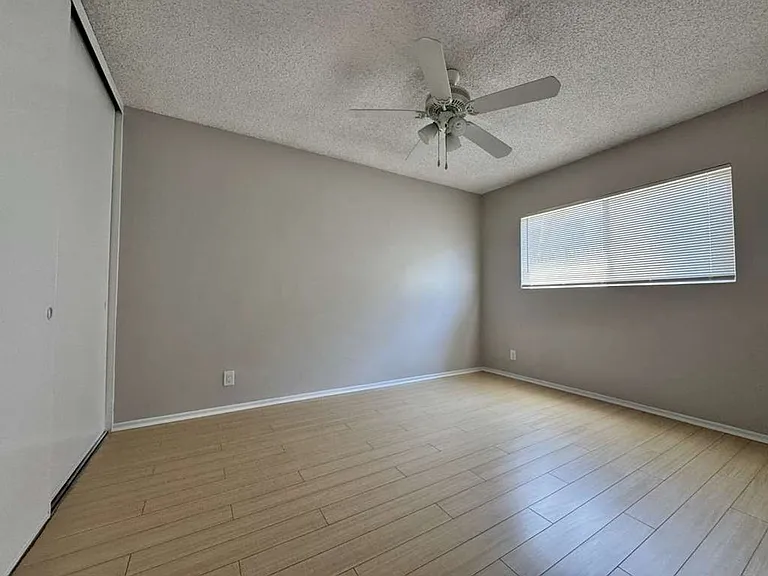 731 N Azusa Ave — Photo 11