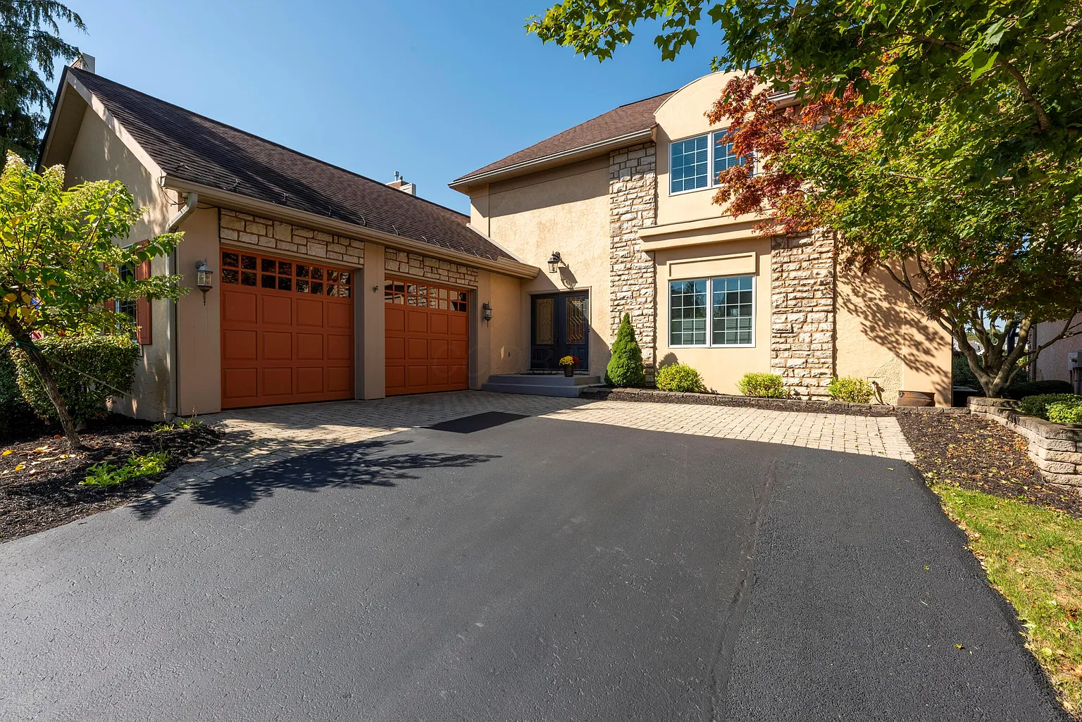 5386 Club Dr photo 1