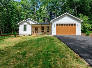 118 W Laurel Ln, Etowah, NC 28729