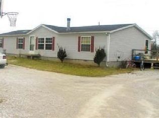 2244 S Hickory Grove Rd, Pekin, IN 47165