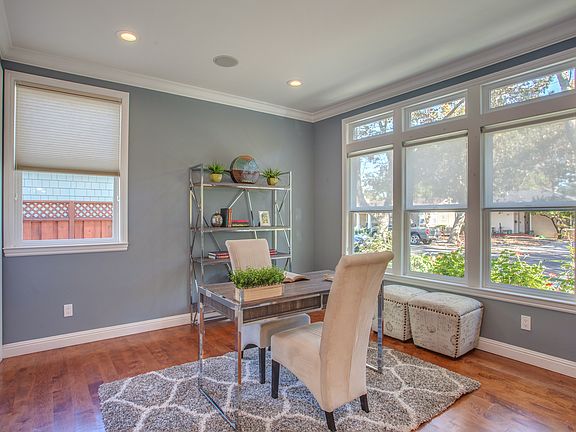 5th image of 823 Willow Glen Way