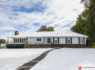 12215 Leavenworth Rd, Omaha, NE 68154