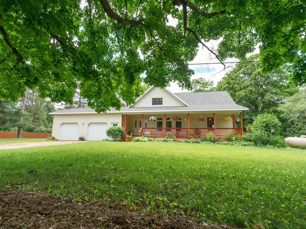 11272 S Harrison Ave, Farwell, MI 48622