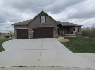 1213 Zachary Cir, Pleasant Hill, MO 64080