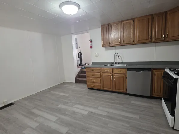 227 W 9th Ave, Tarentum, PA 15084