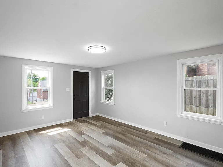 716 E Pittsburgh McKeesport Blvd — Photo 11