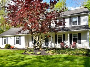 47 Daisy Ln, Chagrin Falls, OH 44022