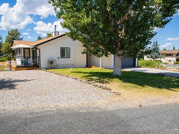 3rd image of 15707 Lakeside Dr