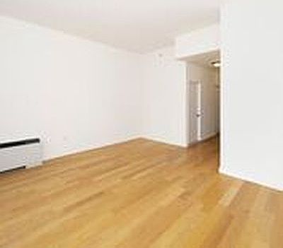 4th image of 1 West St APT 2331