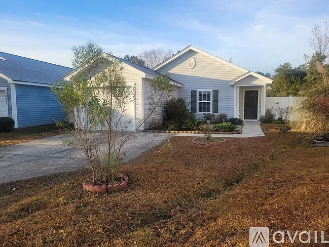 3 bed, 1300 sqft, $1,800 — Photo 2