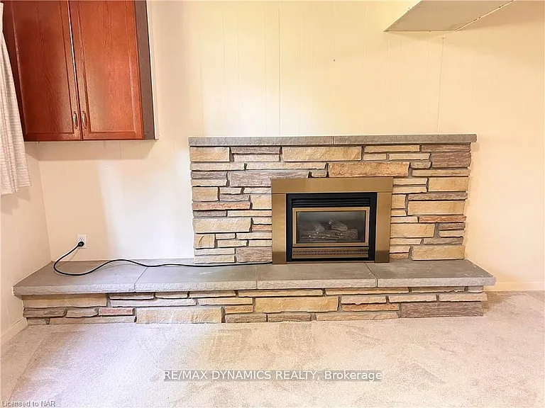 32 Mississauga Rd #LOWER — Photo 9