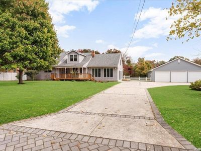 285 Edgewood Avenue, Oakdale, NY, 11769