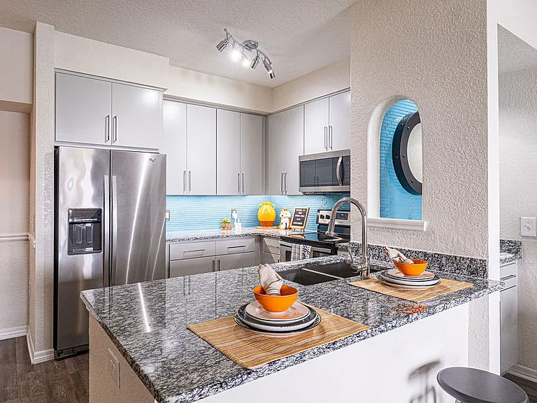 Cortland Portofino Place — Photo 9