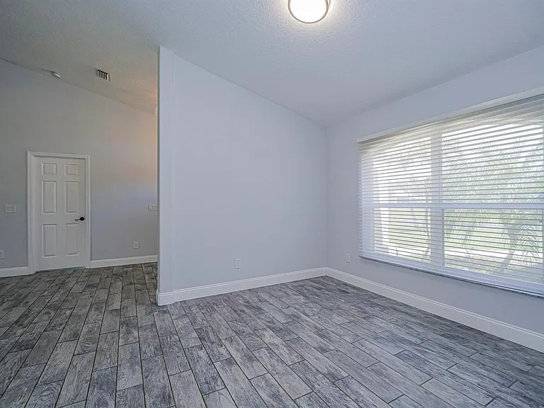 725 23rd Ave — Photo 9