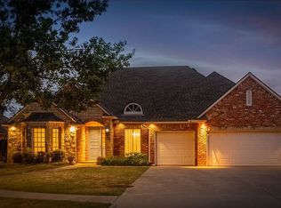 3405 Riverwalk Ct, Norman, OK 73072
