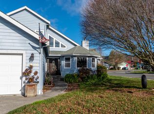 2486 Shamrock Dr, Fortuna, CA 95540