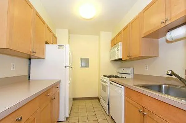 Sold by Citi Habitats | media 18