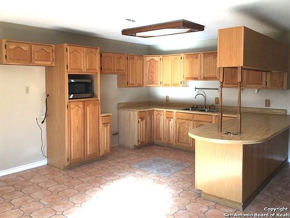 2nd image of 219 King Ave