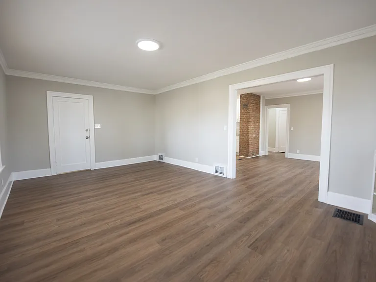 2112 Lincoln Ave — Photo 1