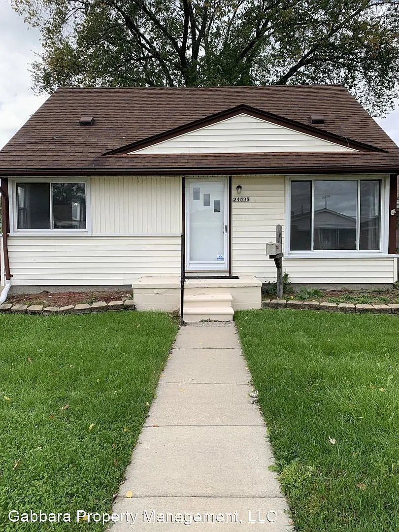24535 Brittany Ave photo 1
