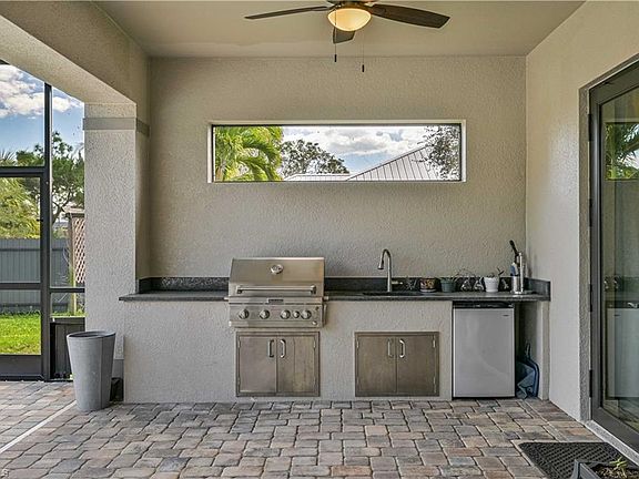 4th image of 3111 SW 21st Pl