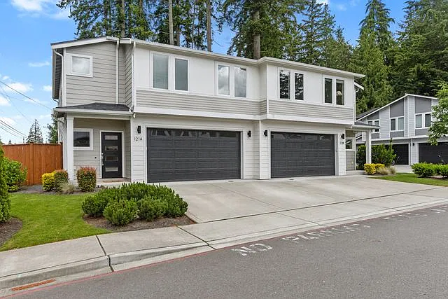 3 bed, 2.5 bath, 1993 sqft, $3,295 — Photo 1