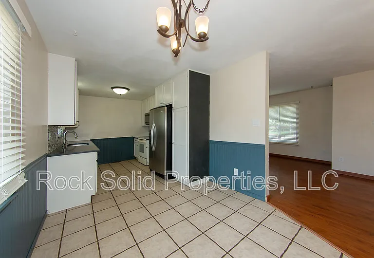 7231 Bomar Dr — Photo 11
