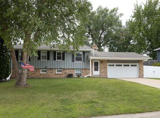 13441 Fairlawn Ct, Apple Valley, MN 55124