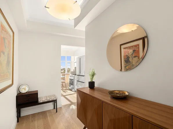 404 East 76th Street image 5 of 11