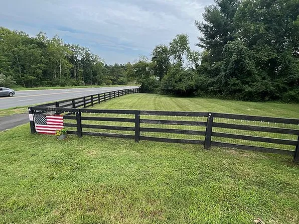 45191 Russell Branch Pkwy, Ashburn, VA 20147