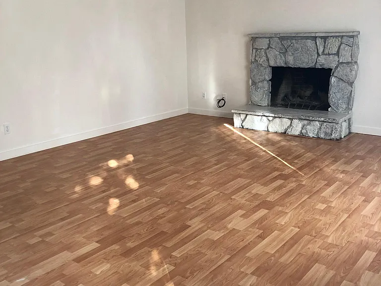692 Dalke St E — Photo 5