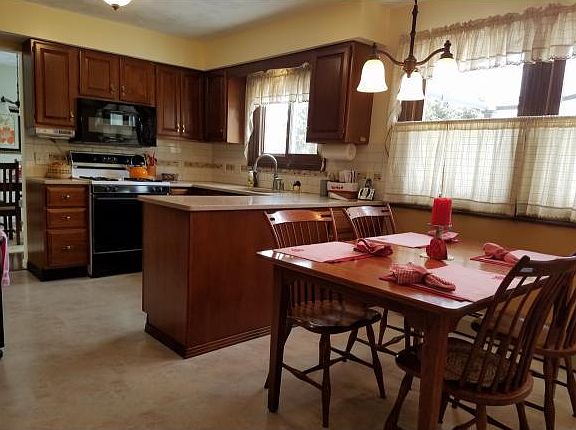 2nd image of 5 Sequoia Ln