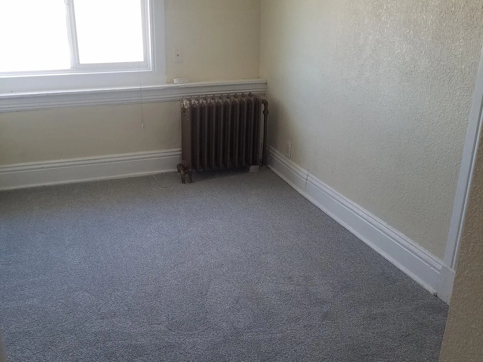 Studio, 450 sqft, $1,950 — Photo 4