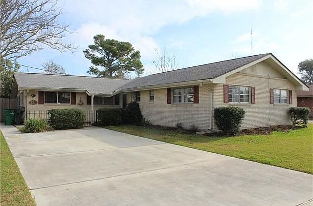 1st image of 133 Willow Dr
