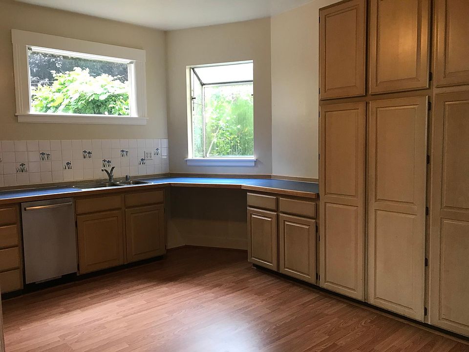 1st image of 182 Bartlett St