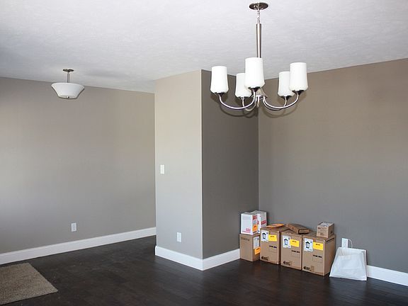 4th image of 1105 Harrow Dr