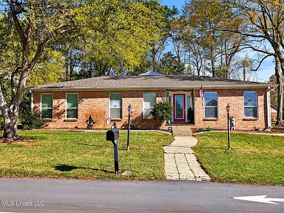 2nd image of 88386 Diamondhead Dr E