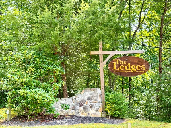 Ledgeview Dr, Fayetteville, WV 25840