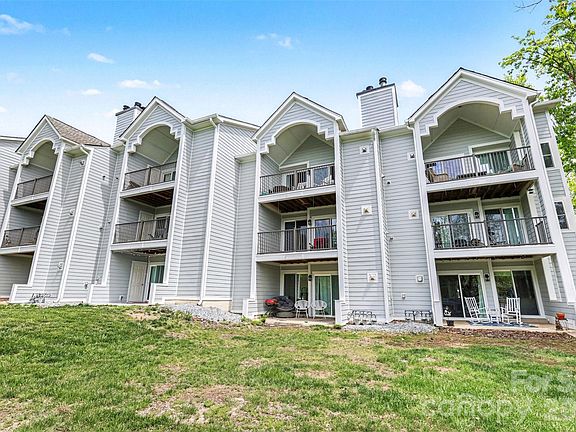 3rd image of 18809 Nautical Dr APT 302