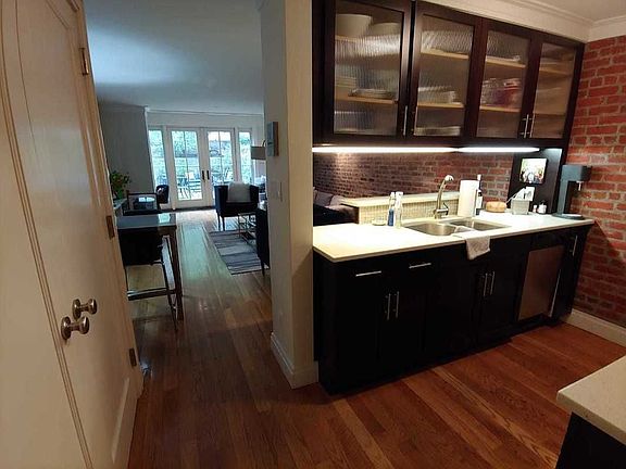 5th image of 415 W 22nd St