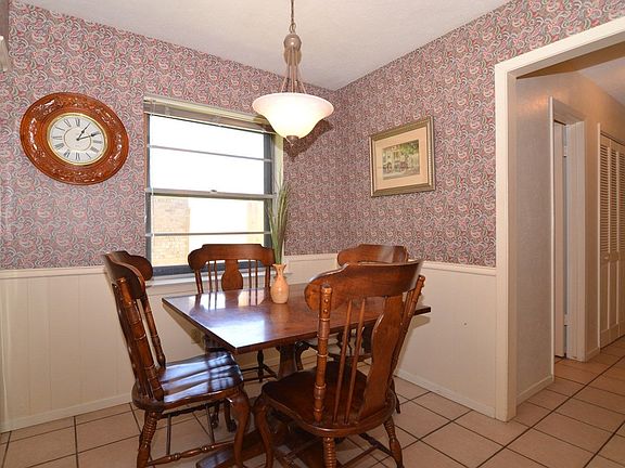2nd image of 1619 University Dr