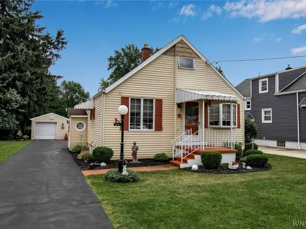 577 Rowley Rd, Depew, NY 14043