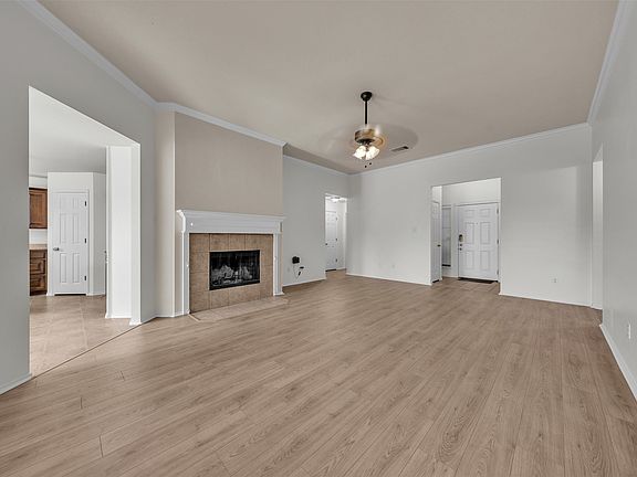 5th image of 737 E Sheila Cir