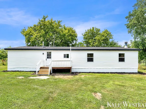 295 Shaw Rd, Casnovia, MI 49318