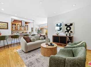 612 S Barrington Ave APT 213, Los Angeles, CA 90049