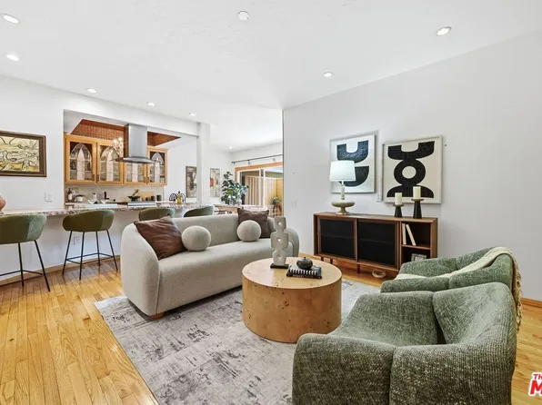 612 S Barrington Ave APT 213, Los Angeles, CA 90049