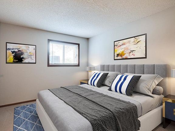 3rd image of 828 Seal St