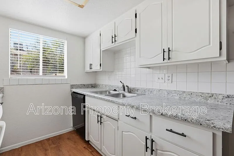 2 bed, 1.5 bath, 1152 sqft, $1,495 — Photo 4