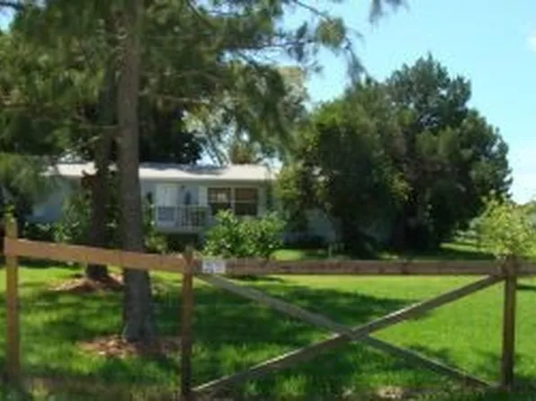 835 Bay Dr, New Smyrna Beach, FL 32168