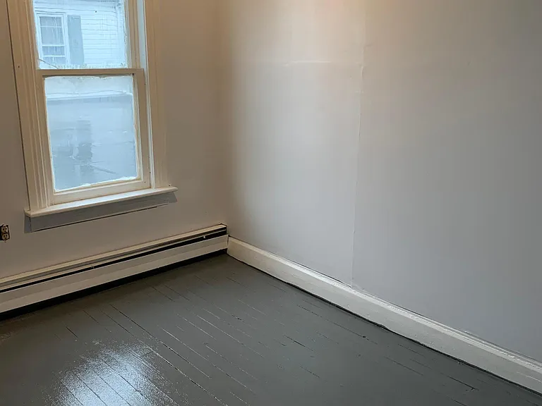 523 Baltimore St #4 — Photo 1